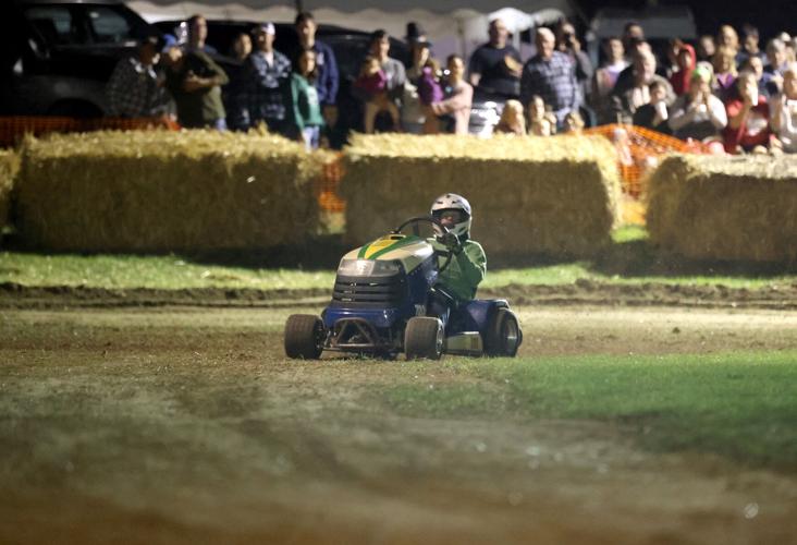 092424lawnmowerraces-8.jpg