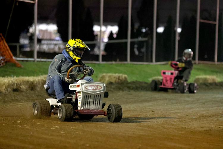 092424lawnmowerraces-13.jpg